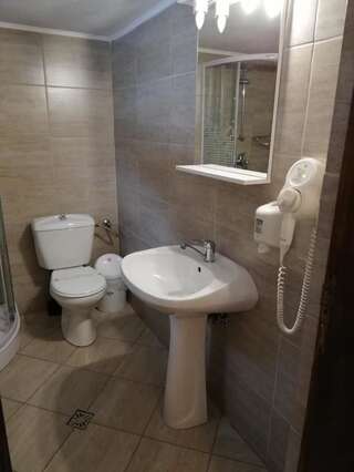 Гостевой дом Guest House Piatra Craiului Бран Двухместный номер с 1 кроватью и видом на горы-2